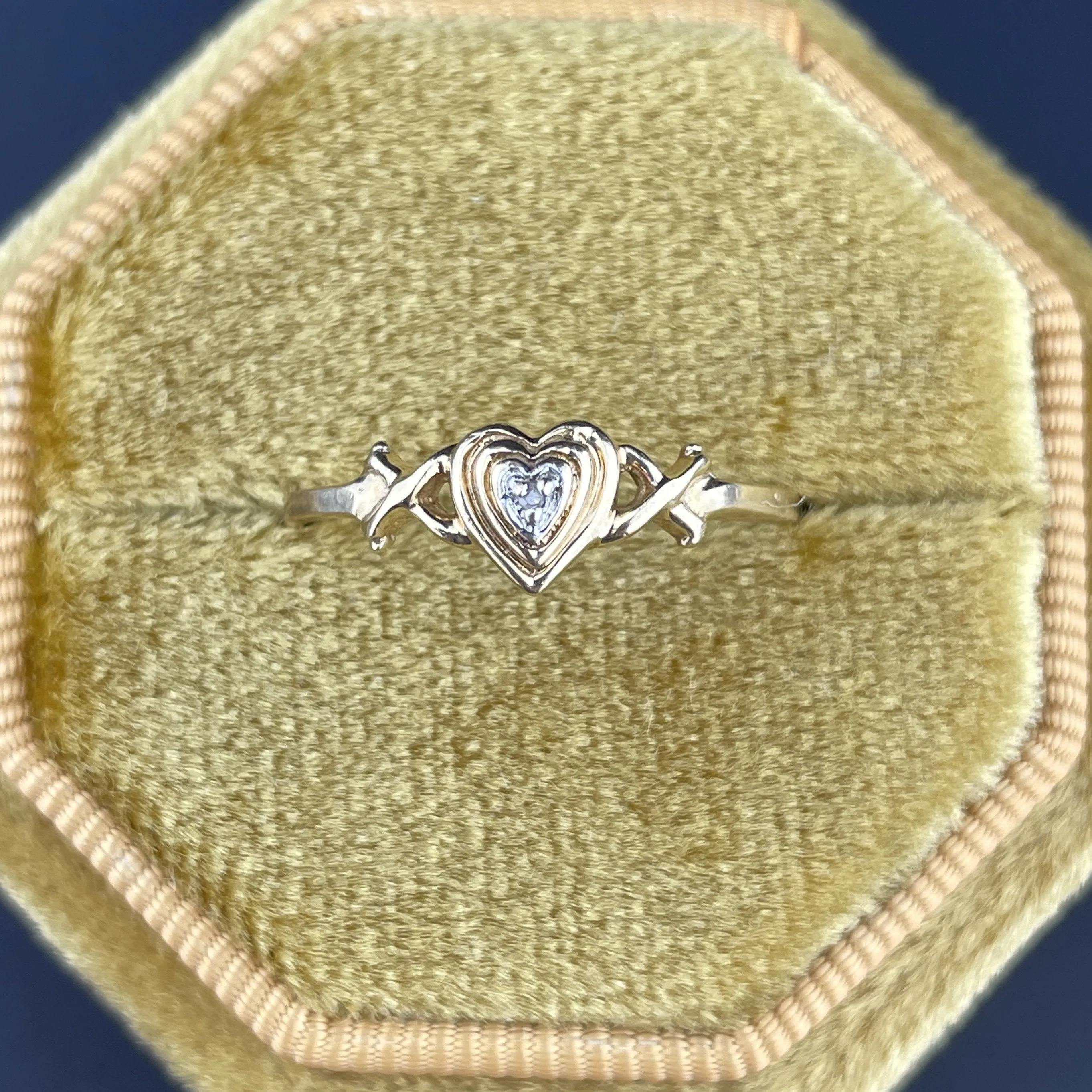 Vintage 10K Gold Diamond Hugs and Kisses Ring, Sz 8